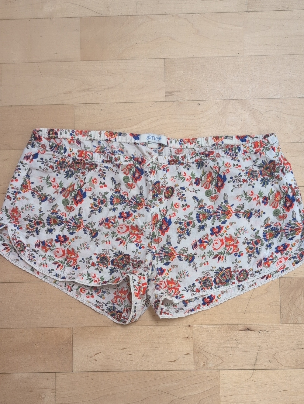 Aerie Floral PJ Shorts White & Red XS